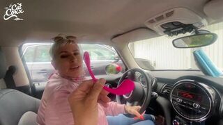 beim einkaufen in der shopping mall app gesteurtes toy in der muschi - porn video