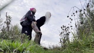 Outdoor sex in a field of Paris - porn video